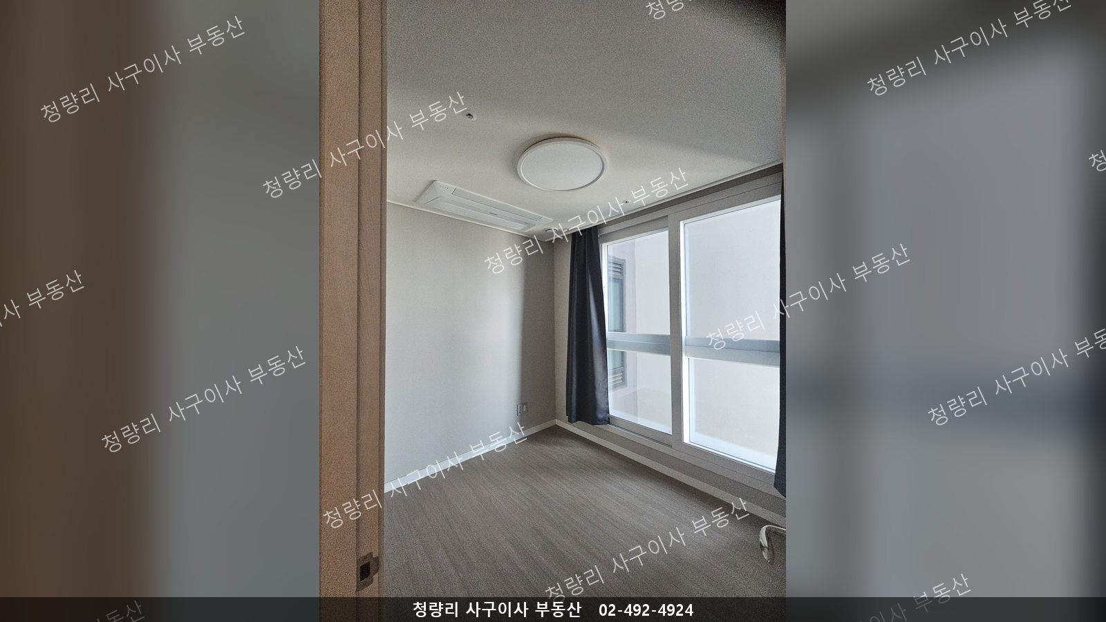 힐스테이트 청량리역 오피스텔 실내 — 창이 넓은 방